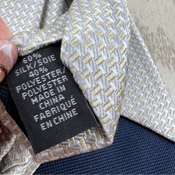557 - Michael Kors Exeter Mini Tie Taupe 260 2MKC24-1011 Silk Blend $69.50 - Picture 3 of 5